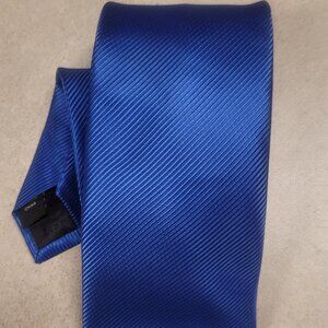 Geoffrey Beene blue tie